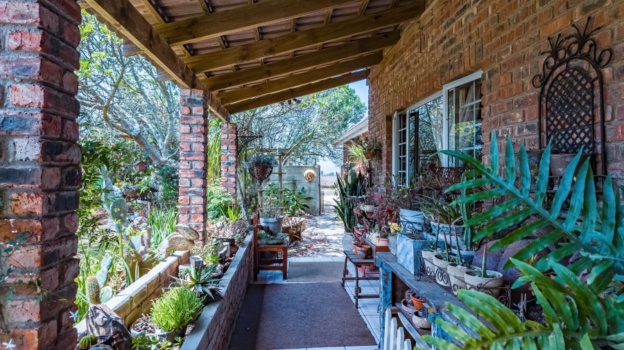 6 Bedroom Property for Sale in Mossel Bay Rural Western Cape